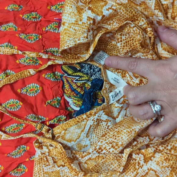 DONATED EACH FP/NASTY GAL/UO/BILLABONG LOT - Picture 14 of 16